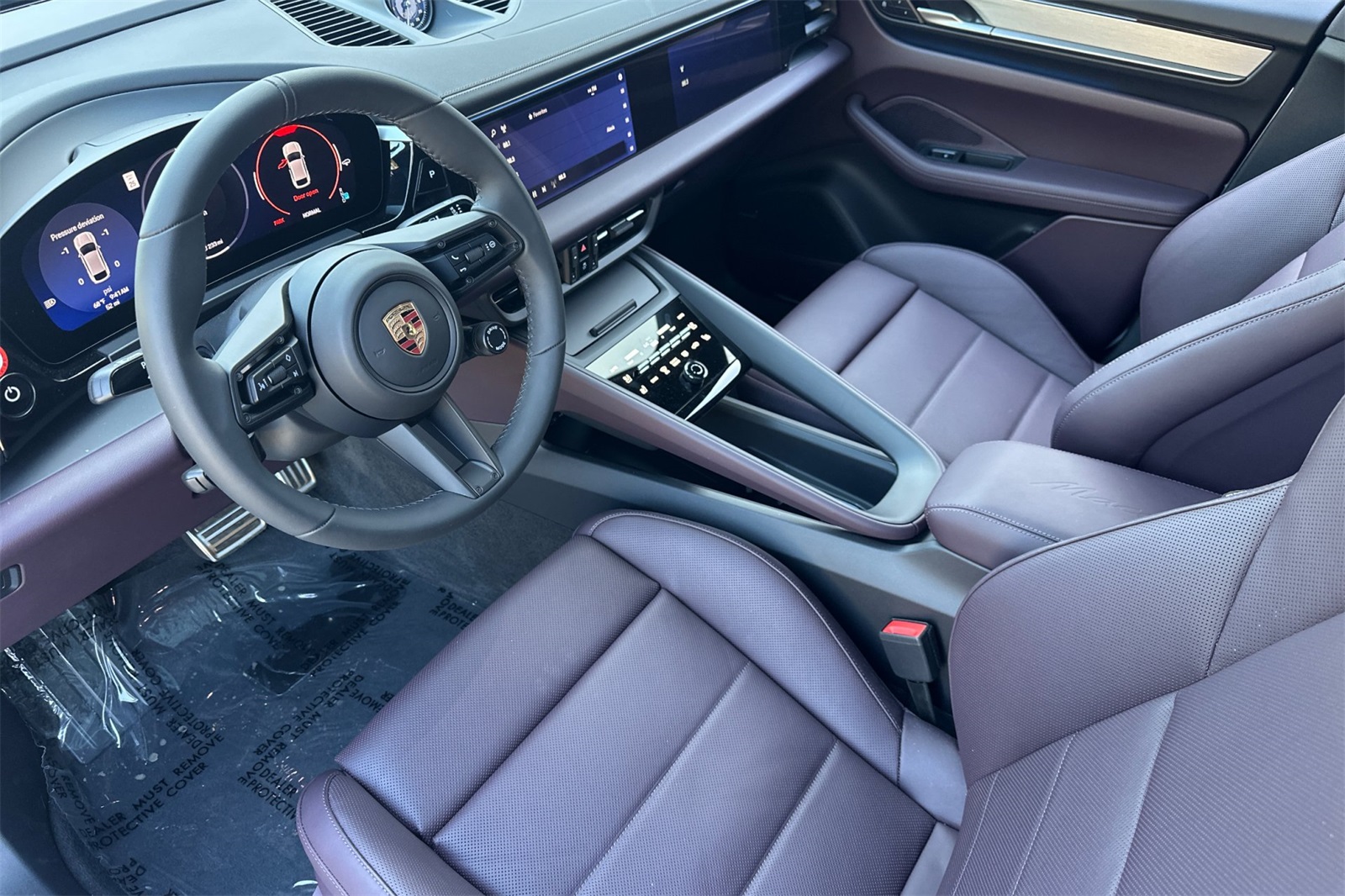 2025 Porsche Macan Electric S photo 4