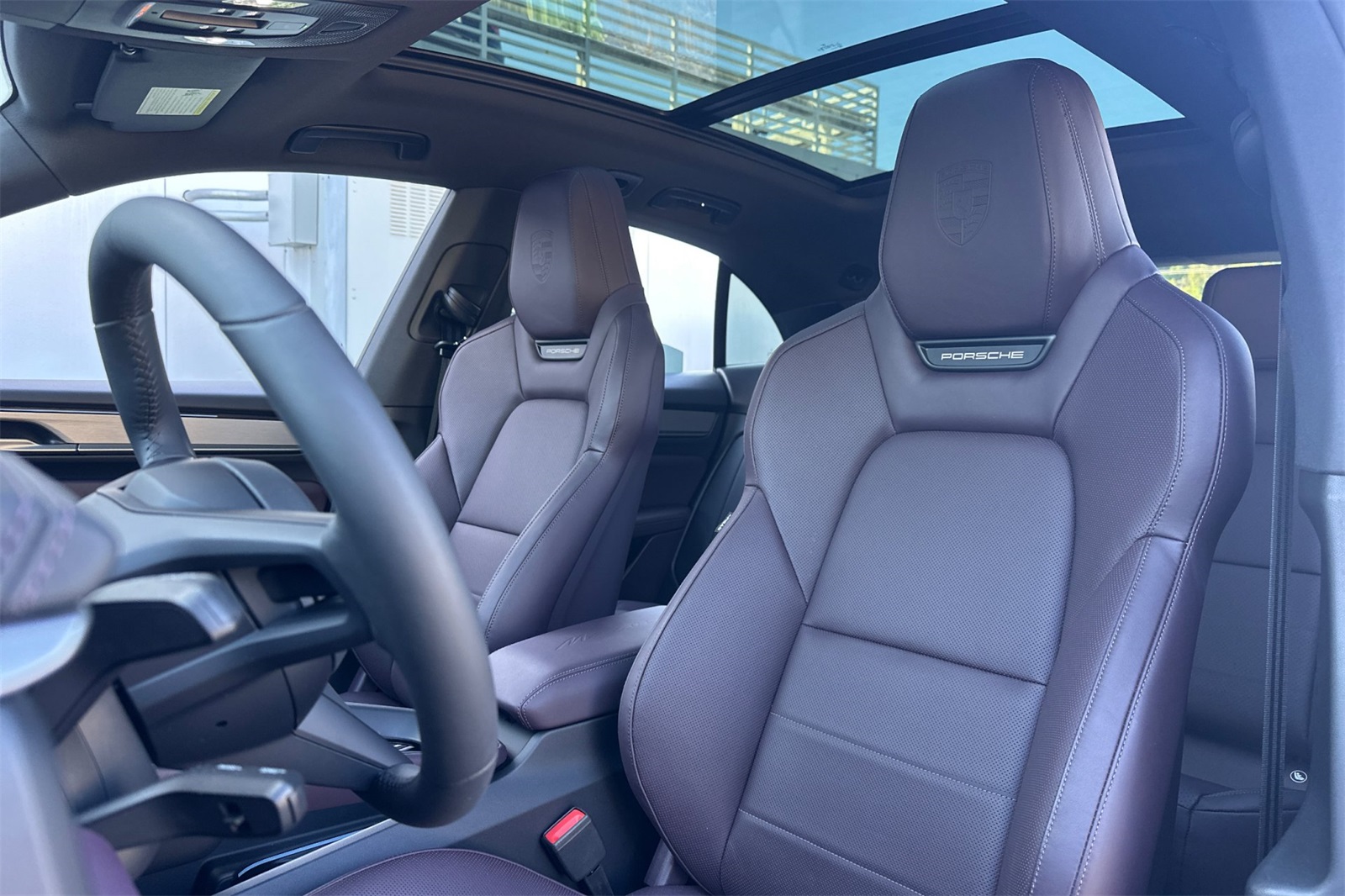 2025 Porsche Macan Electric S photo 5