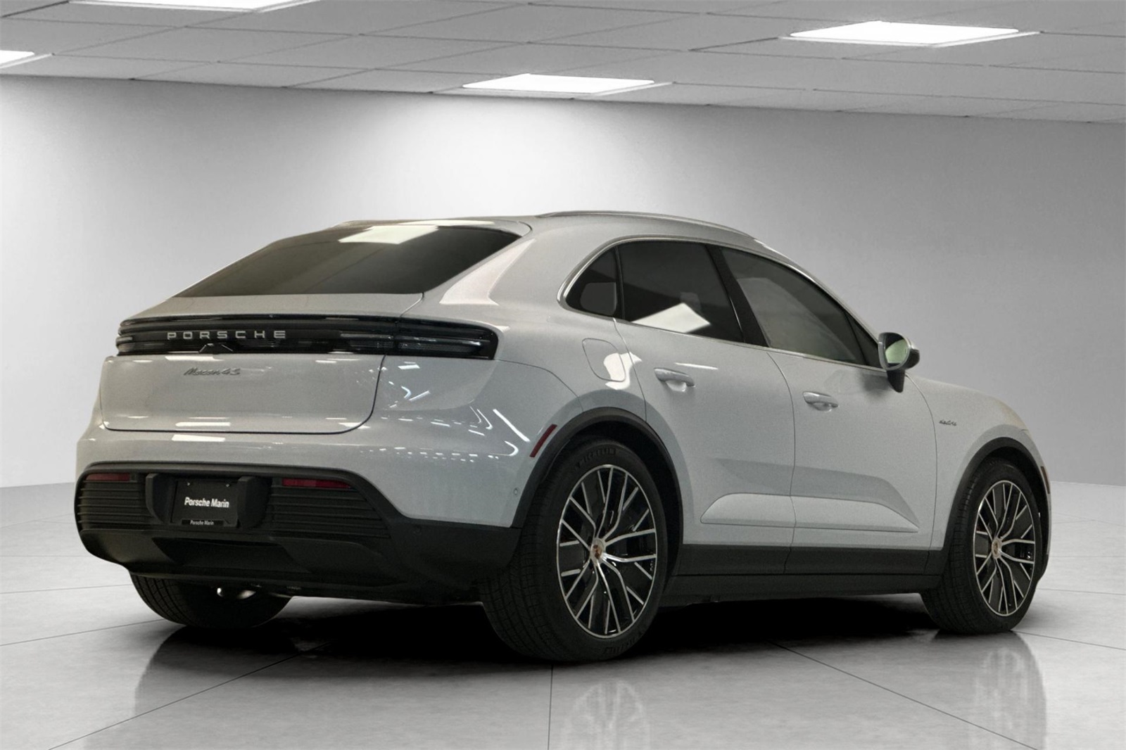 2025 Porsche Macan Electric S photo 8