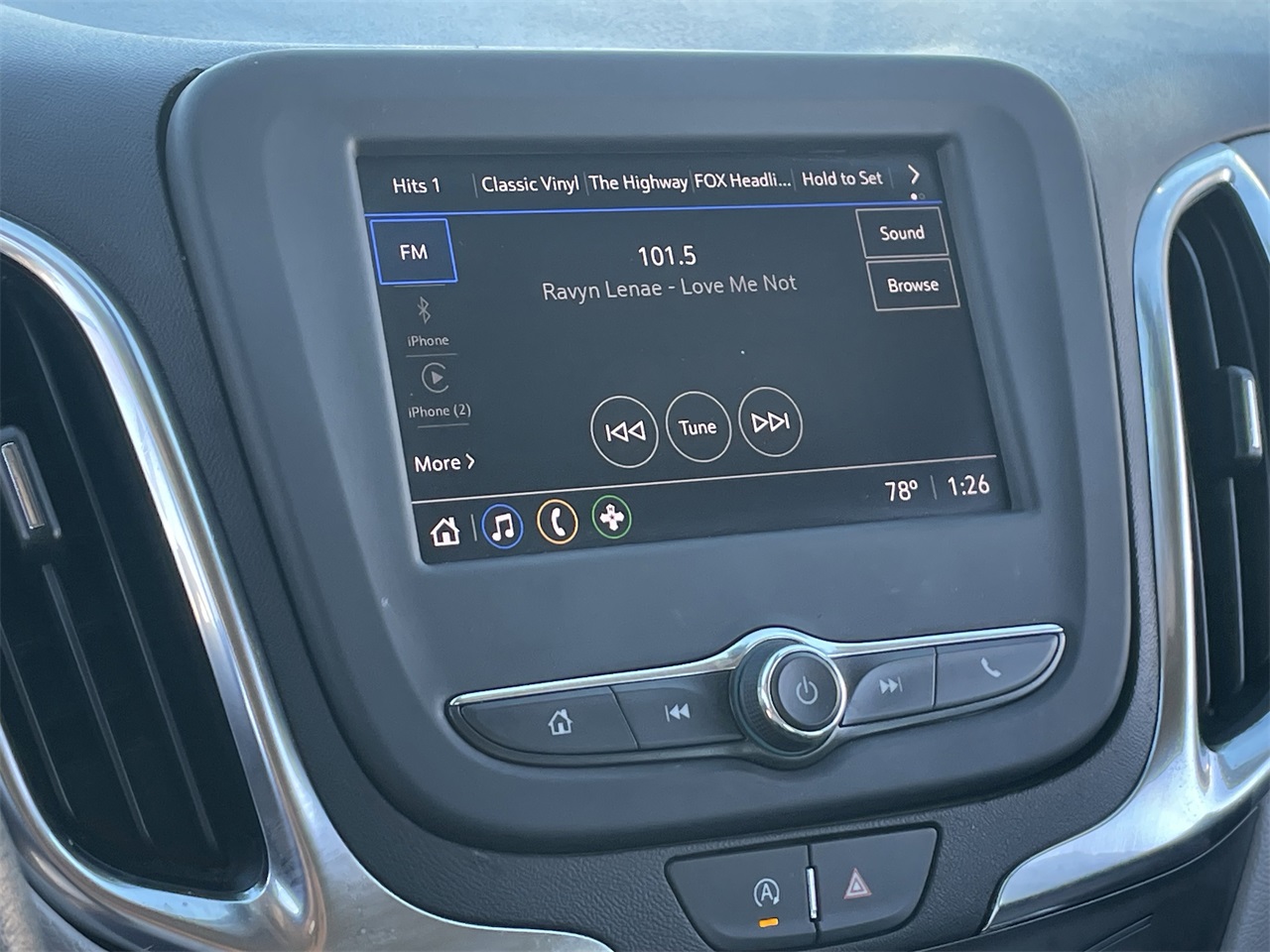 used 2024 Chevrolet Equinox car, priced at $17,662