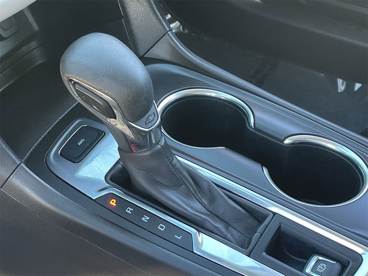 used 2024 Chevrolet Equinox car, priced at $17,662