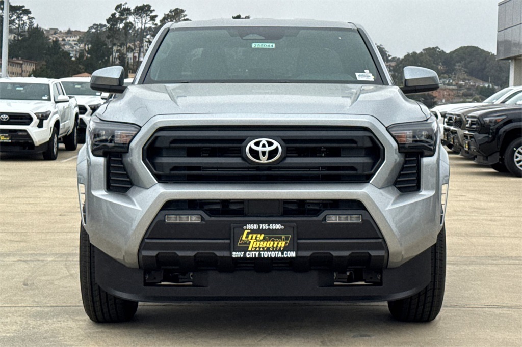 2025 Toyota Tacoma SR5 Double Cab photo 9