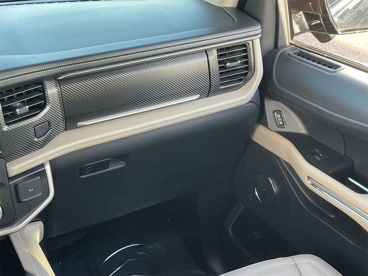 used 2024 Ford Expedition car, priced at $55,995