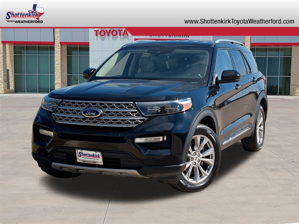 2023 Ford Explorer Limited's photo