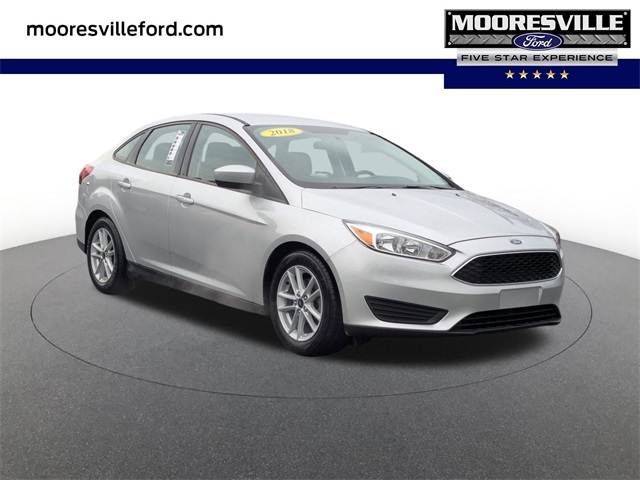 2018 Ford Focus SE's photo