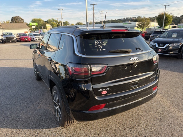 2025 Jeep Compass Limited photo 4