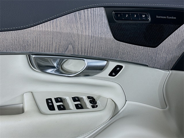 XC90 B6 Ultimate 7 Passenger