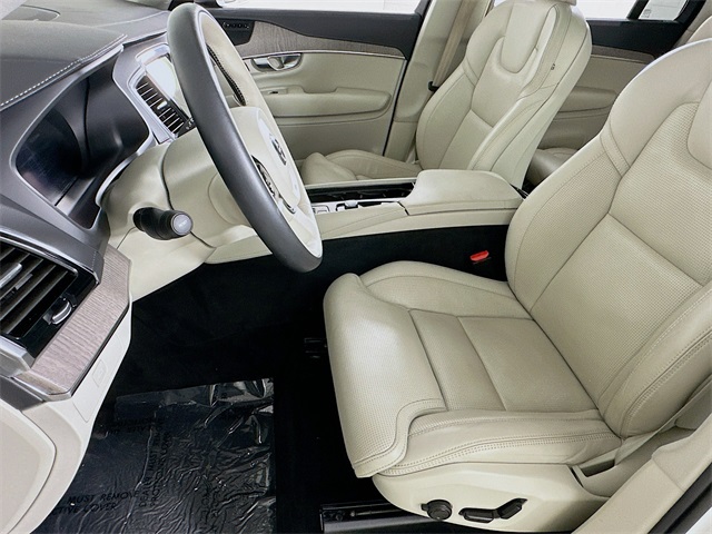 XC90 B6 Ultimate 7 Passenger