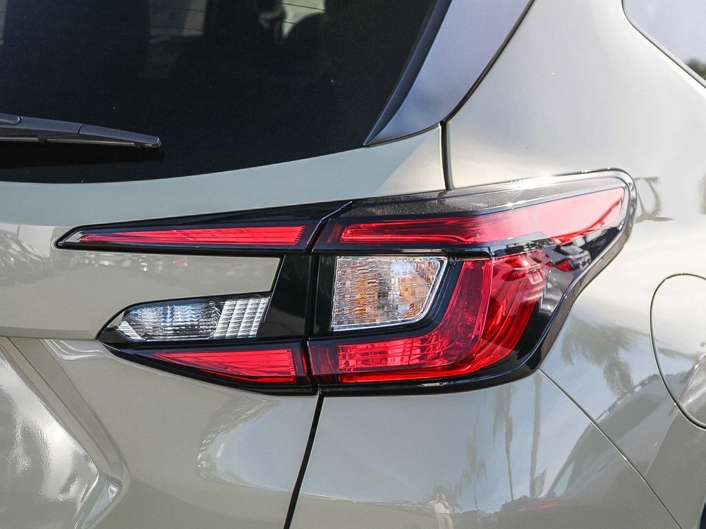 2026 Subaru Crosstrek Limited Hybrid photo 4