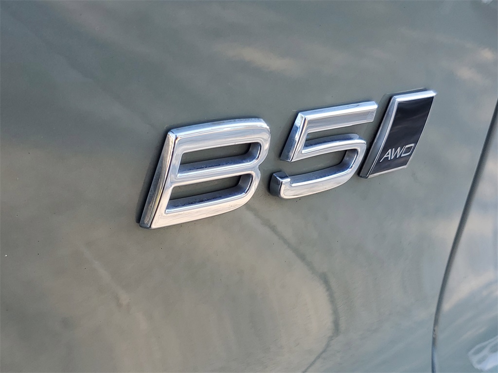 used 2024 Volvo XC40 car, priced at $26,193