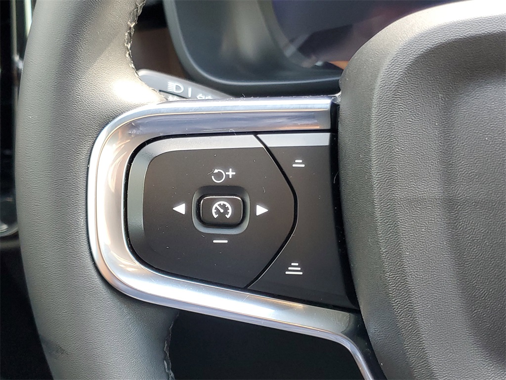 used 2023 Volvo C40 Recharge Pure Electric car, priced at $23,449