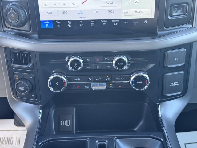 2025 Ford F-150 XLT photo 16
