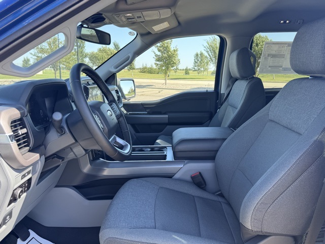 2025 Ford F-150 XLT photo 6