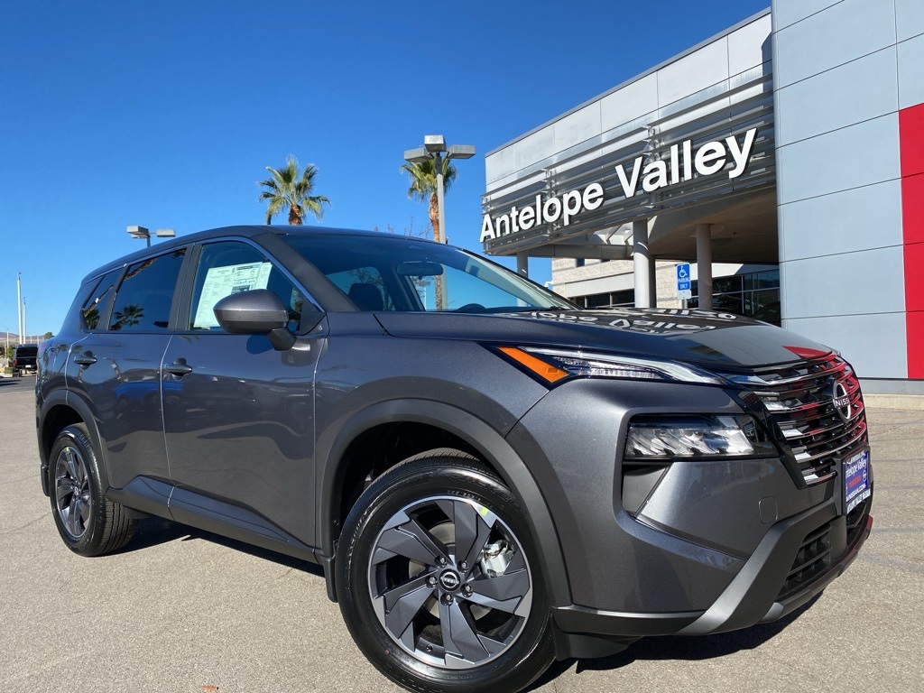 2026 Nissan Rogue SV's photo