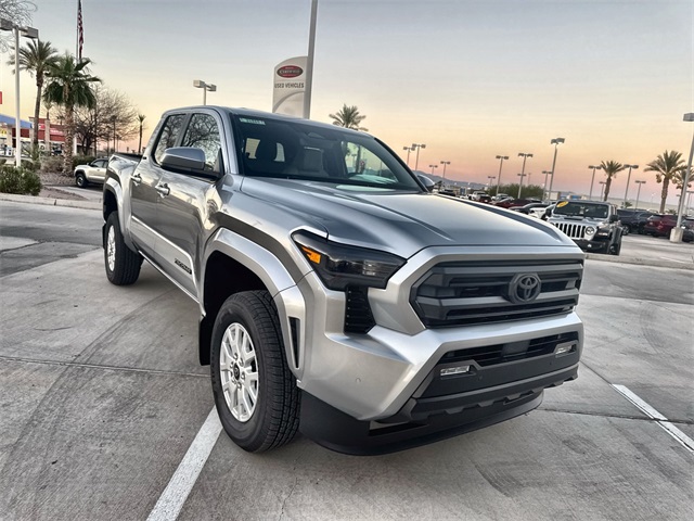 2025 Toyota Tacoma SR5 Double Cab photo 3