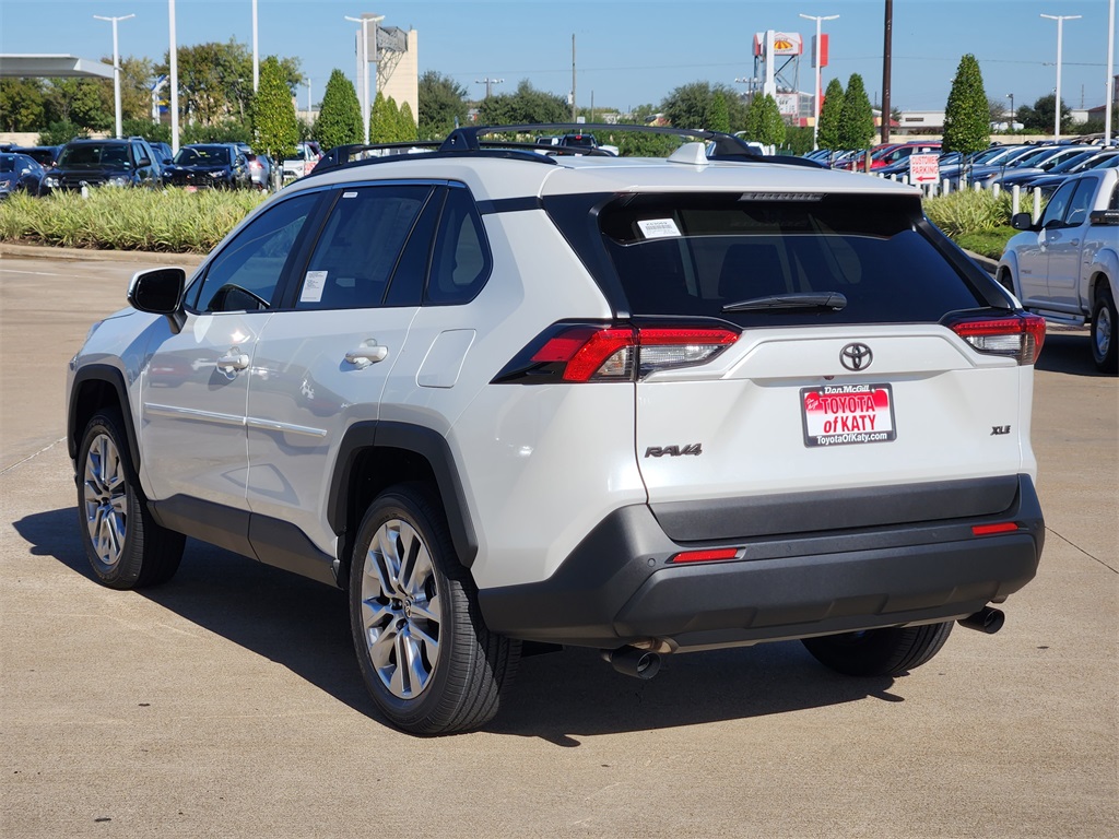 2025 Toyota RAV4 XLE Premium photo 2