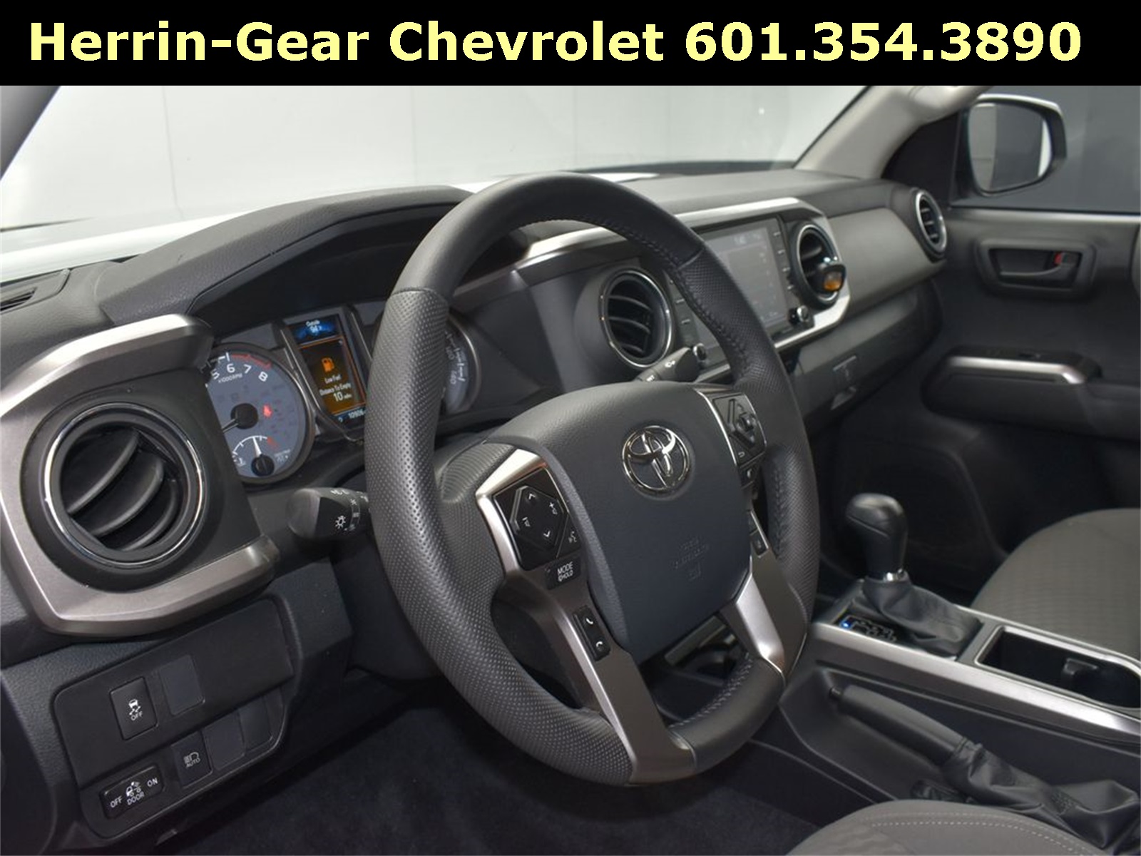 2023 Toyota Tacoma SR5 photo 11
