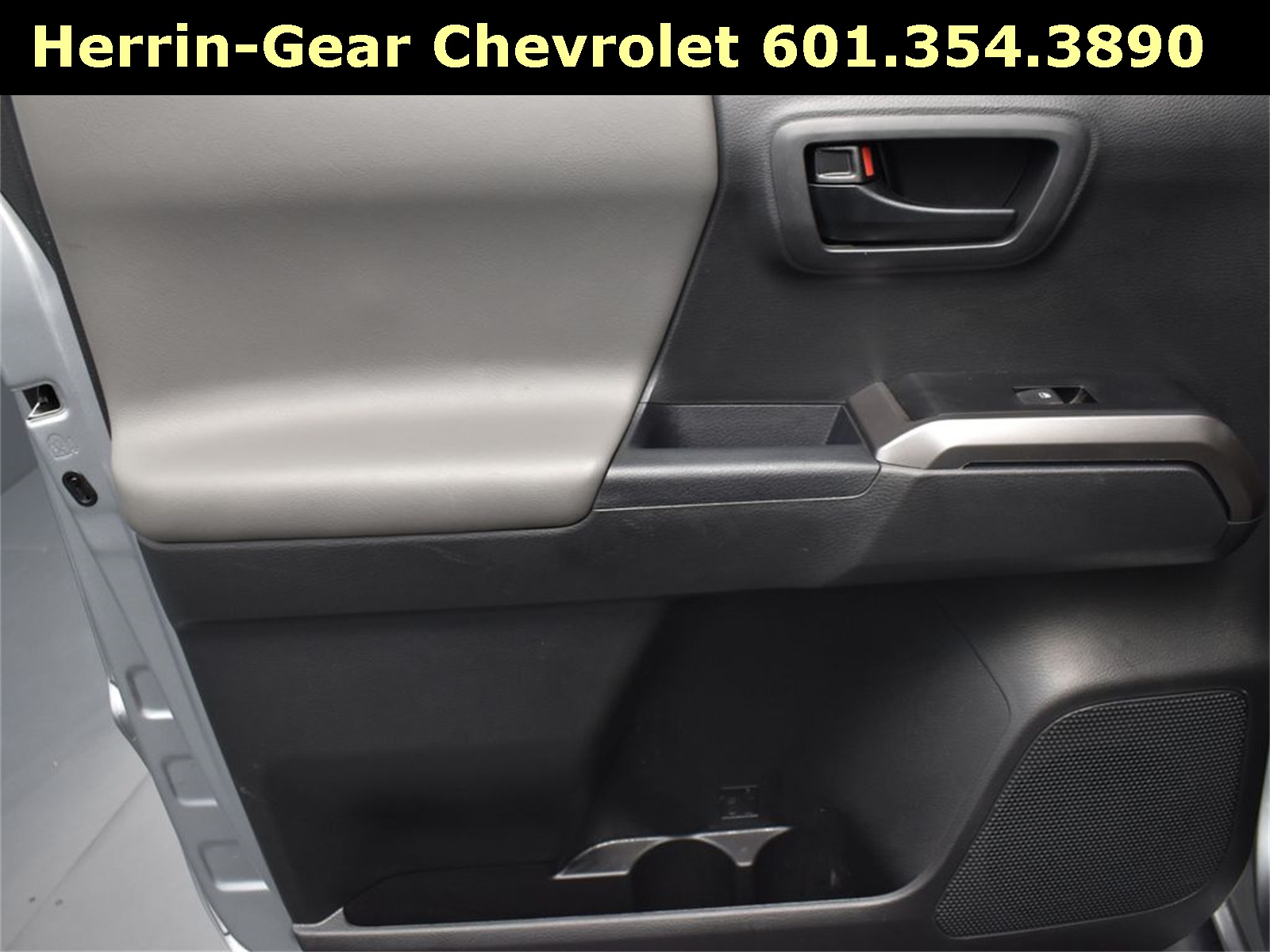 2023 Toyota Tacoma SR5 photo 14