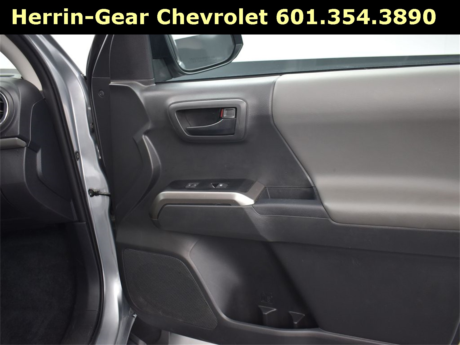 2023 Toyota Tacoma SR5 photo 20