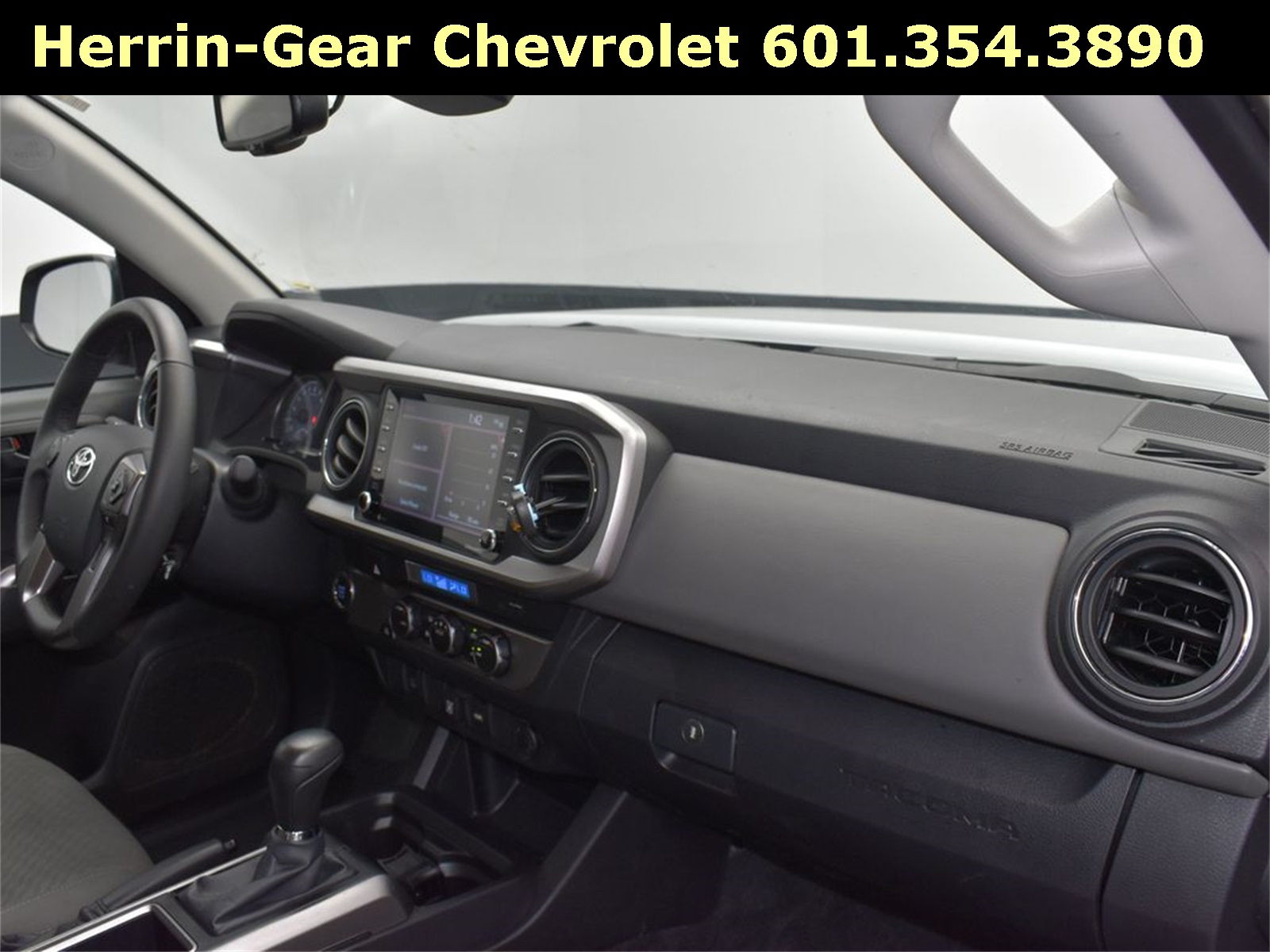 2023 Toyota Tacoma SR5 photo 21