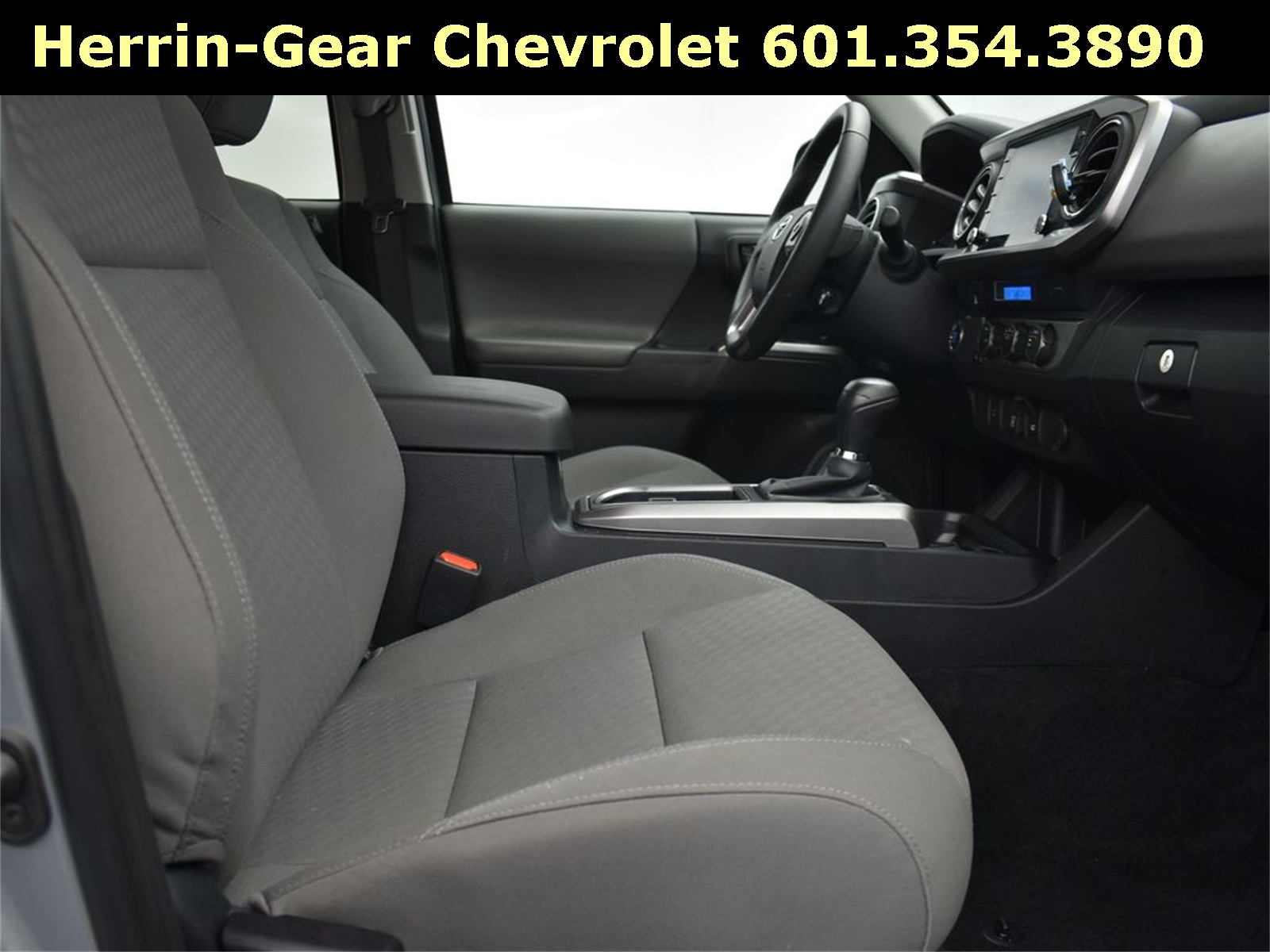 2023 Toyota Tacoma SR5 photo 22