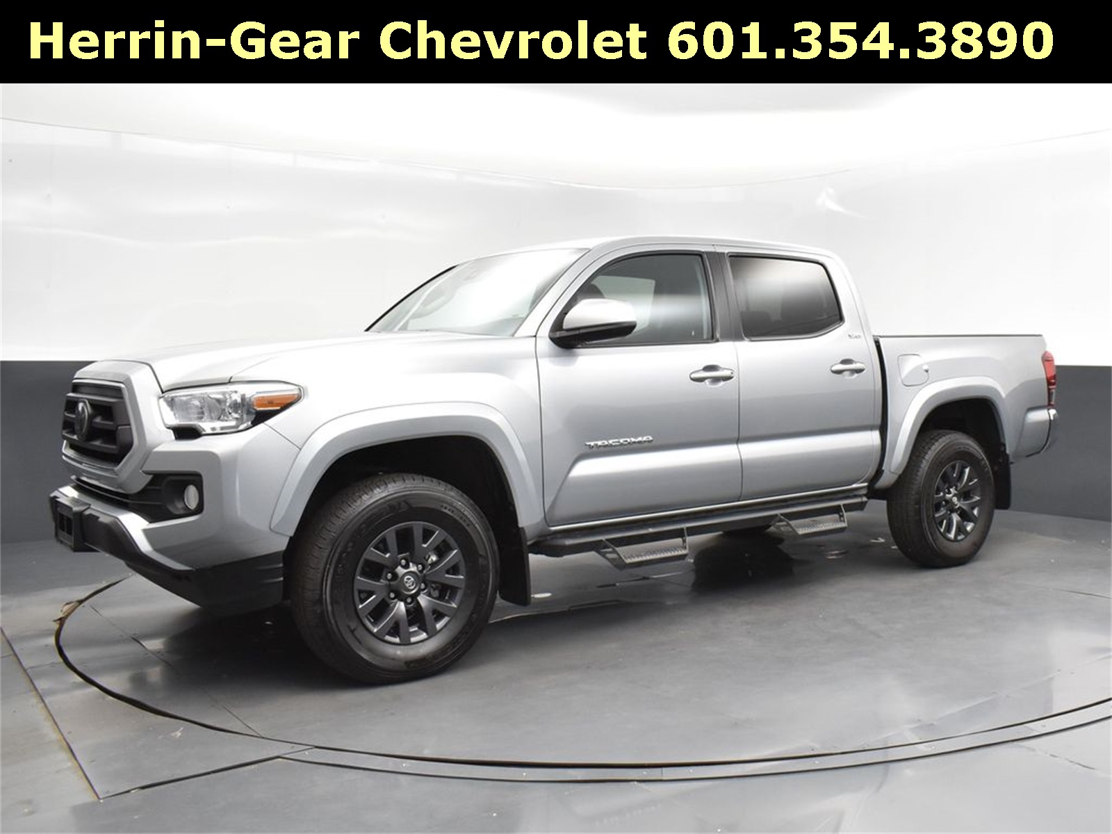 2023 Toyota Tacoma SR5 photo 2