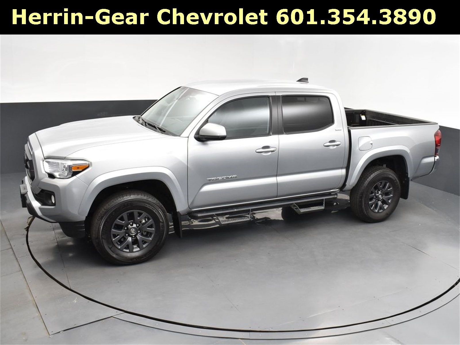 2023 Toyota Tacoma SR5 photo 28