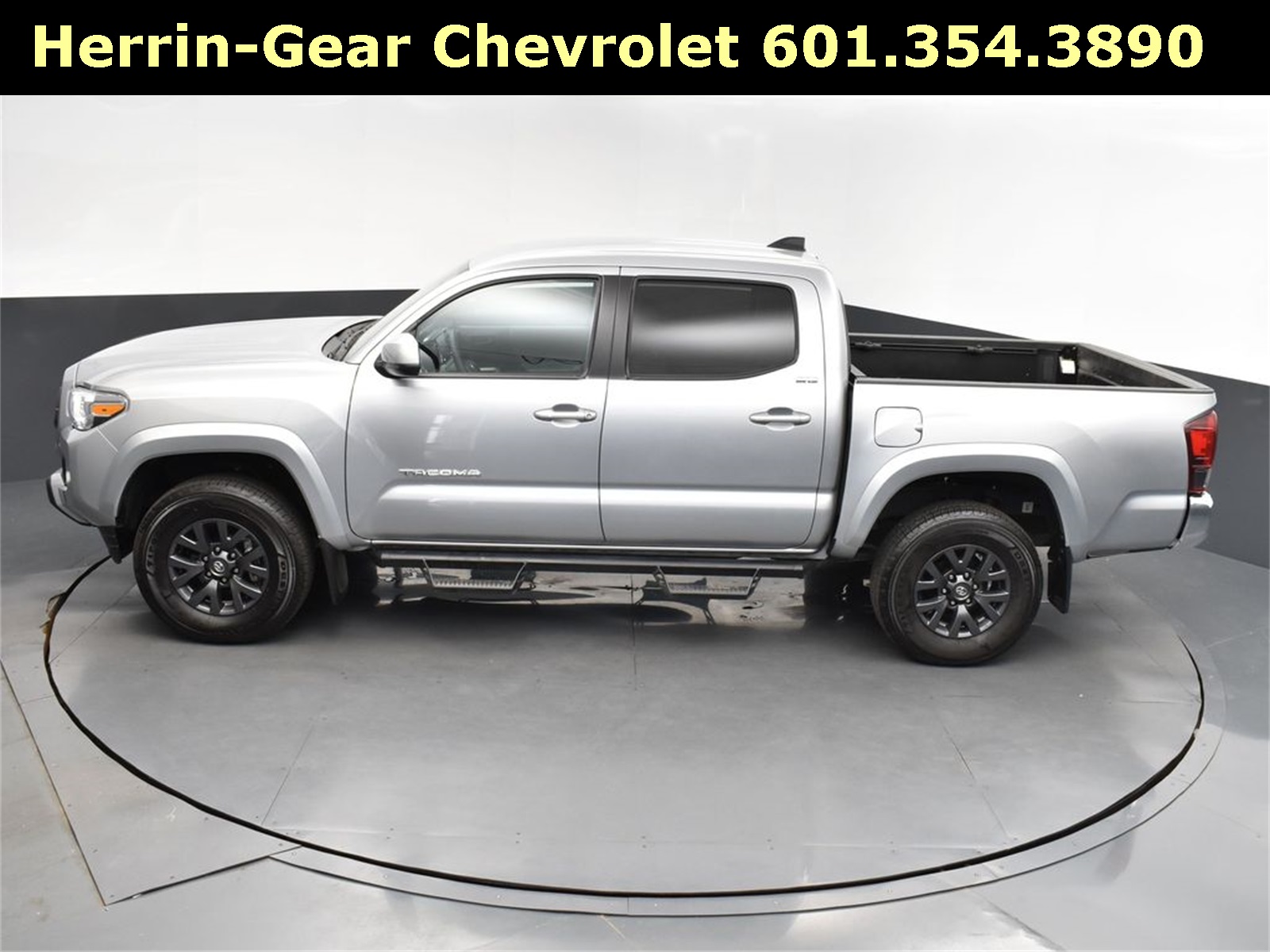 2023 Toyota Tacoma SR5 photo 29