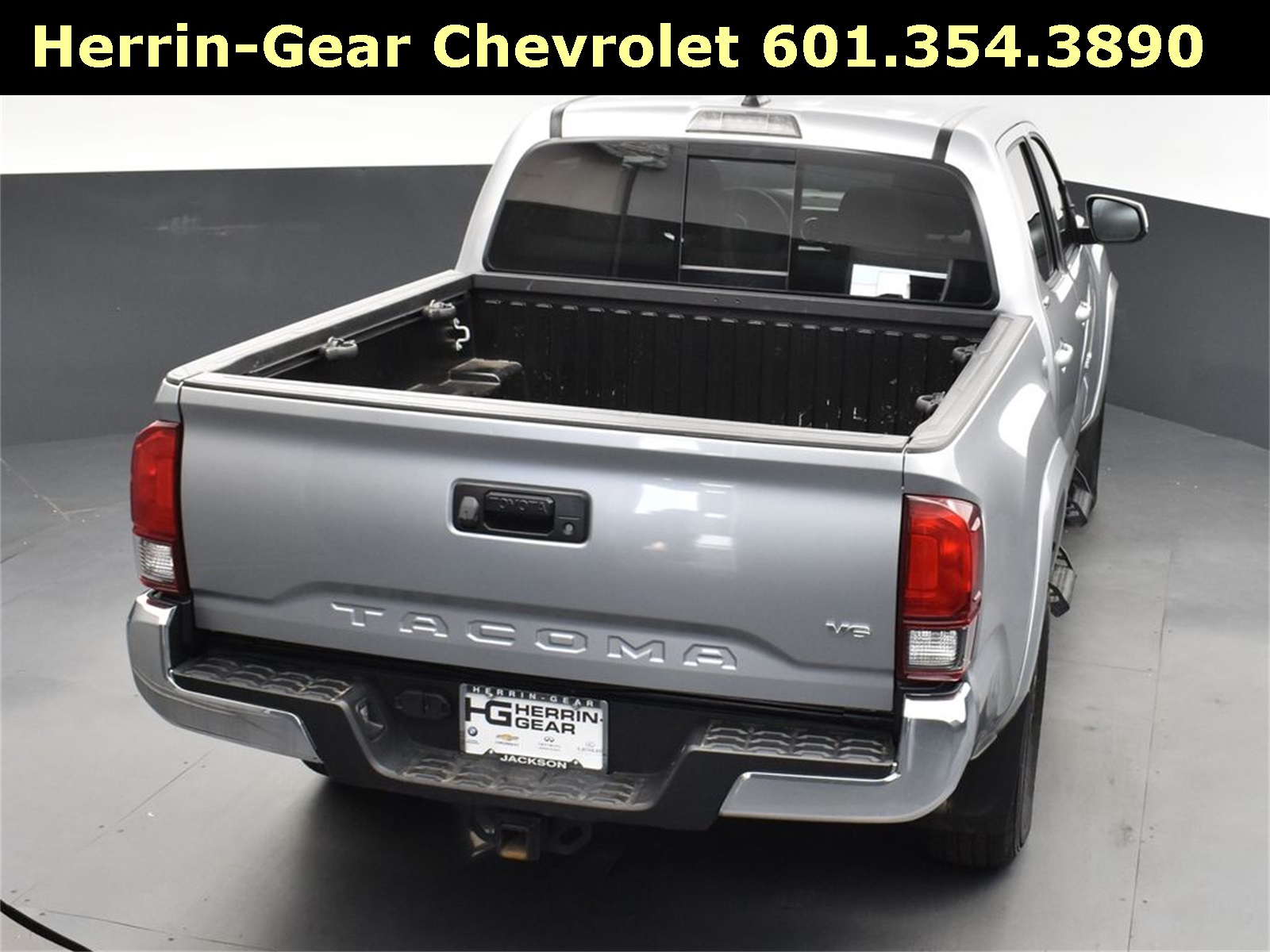 2023 Toyota Tacoma SR5 photo 31