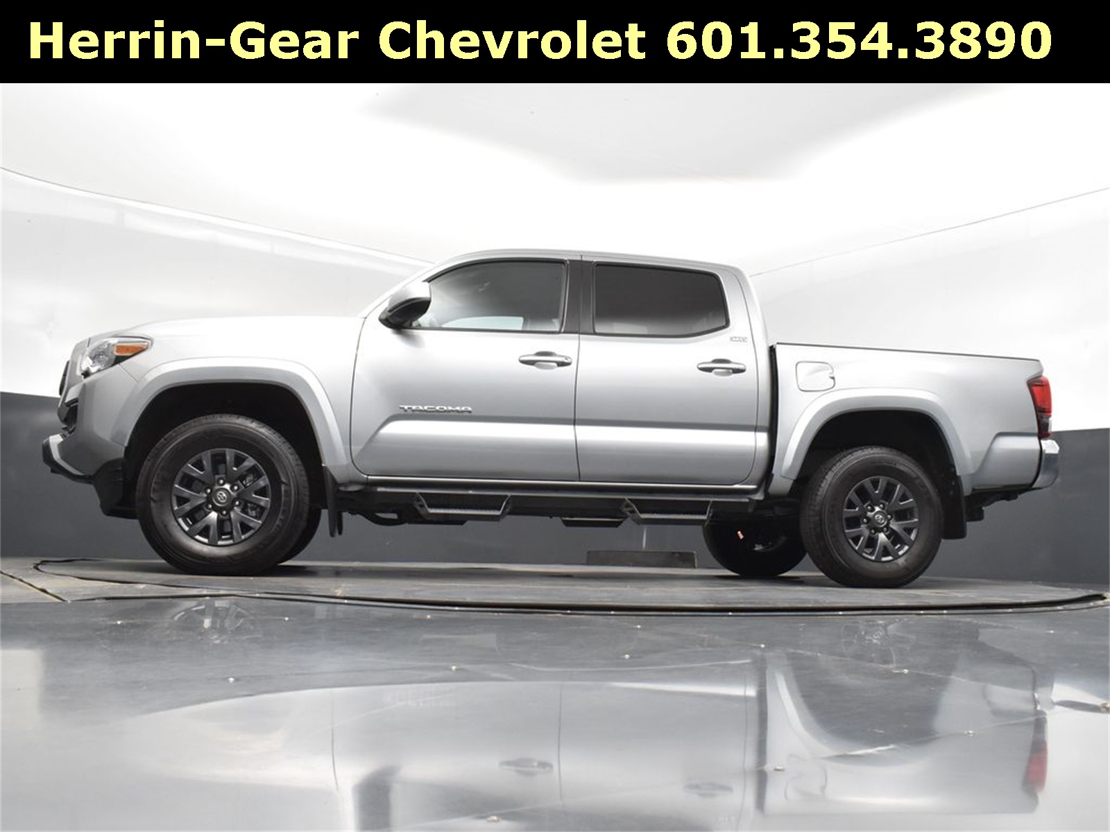 2023 Toyota Tacoma SR5 photo 36