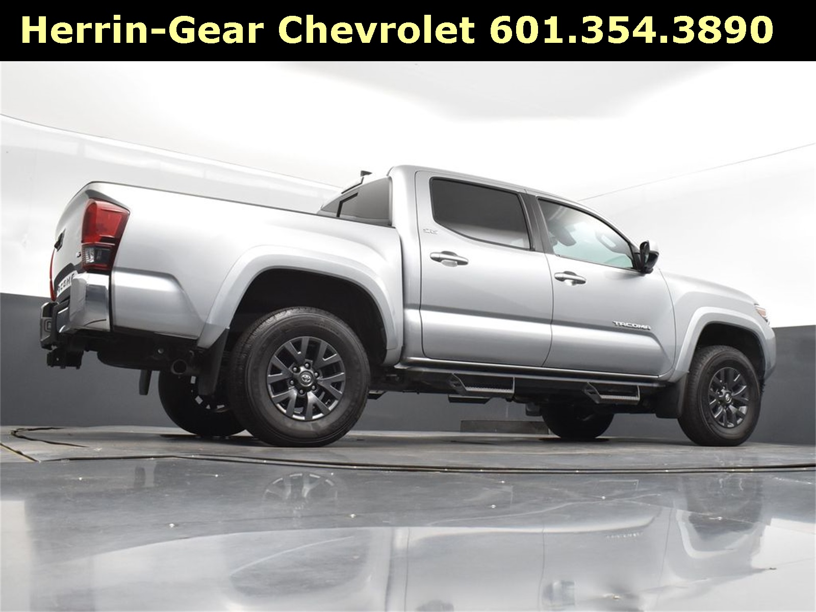 2023 Toyota Tacoma SR5 photo 39