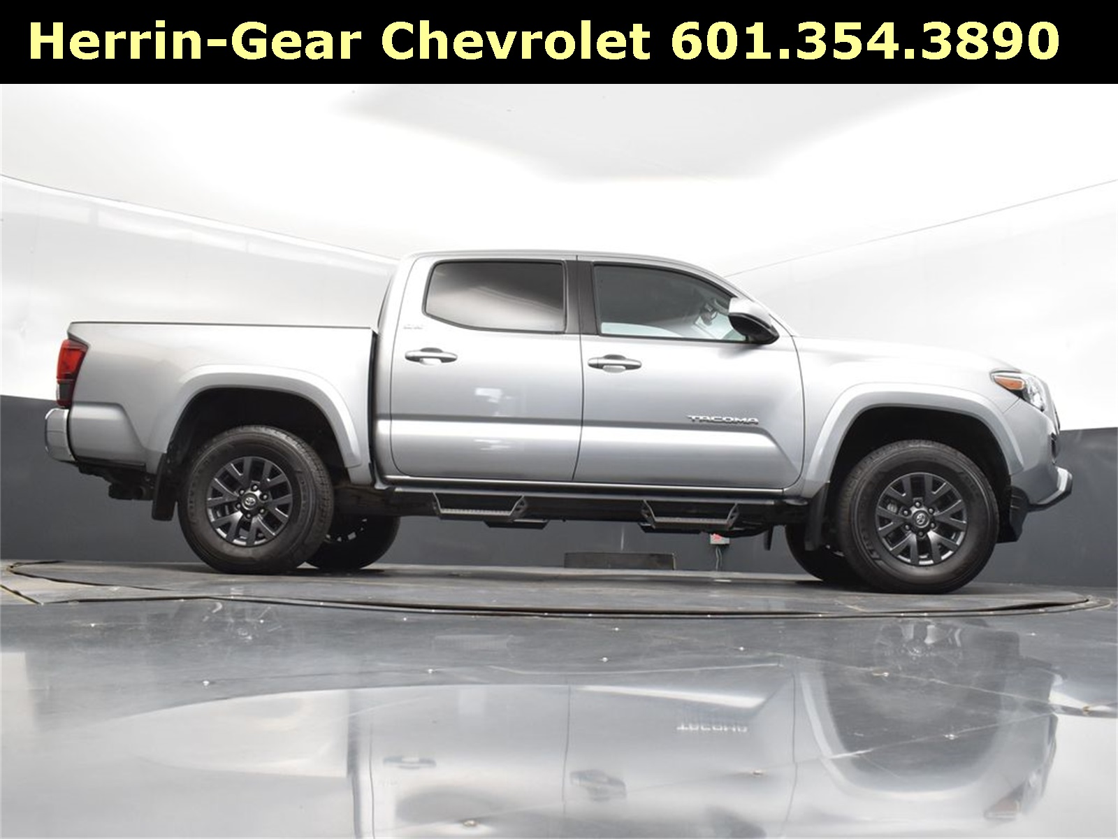 2023 Toyota Tacoma SR5 photo 40