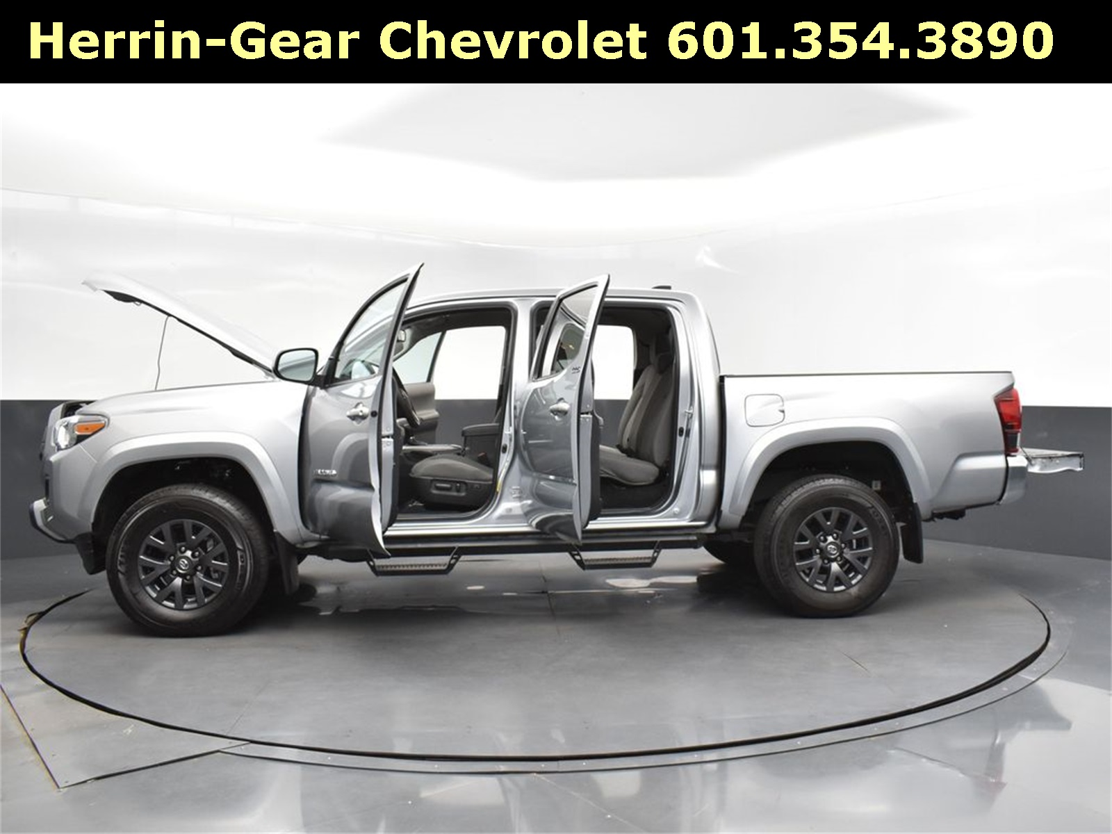 2023 Toyota Tacoma SR5 photo 43