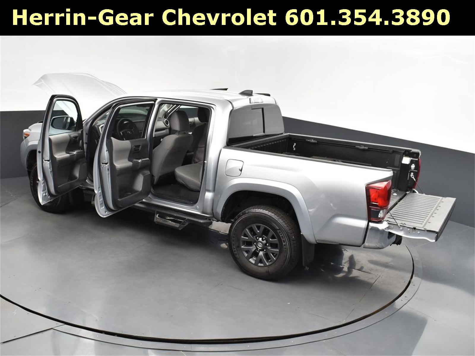 2023 Toyota Tacoma SR5 photo 44