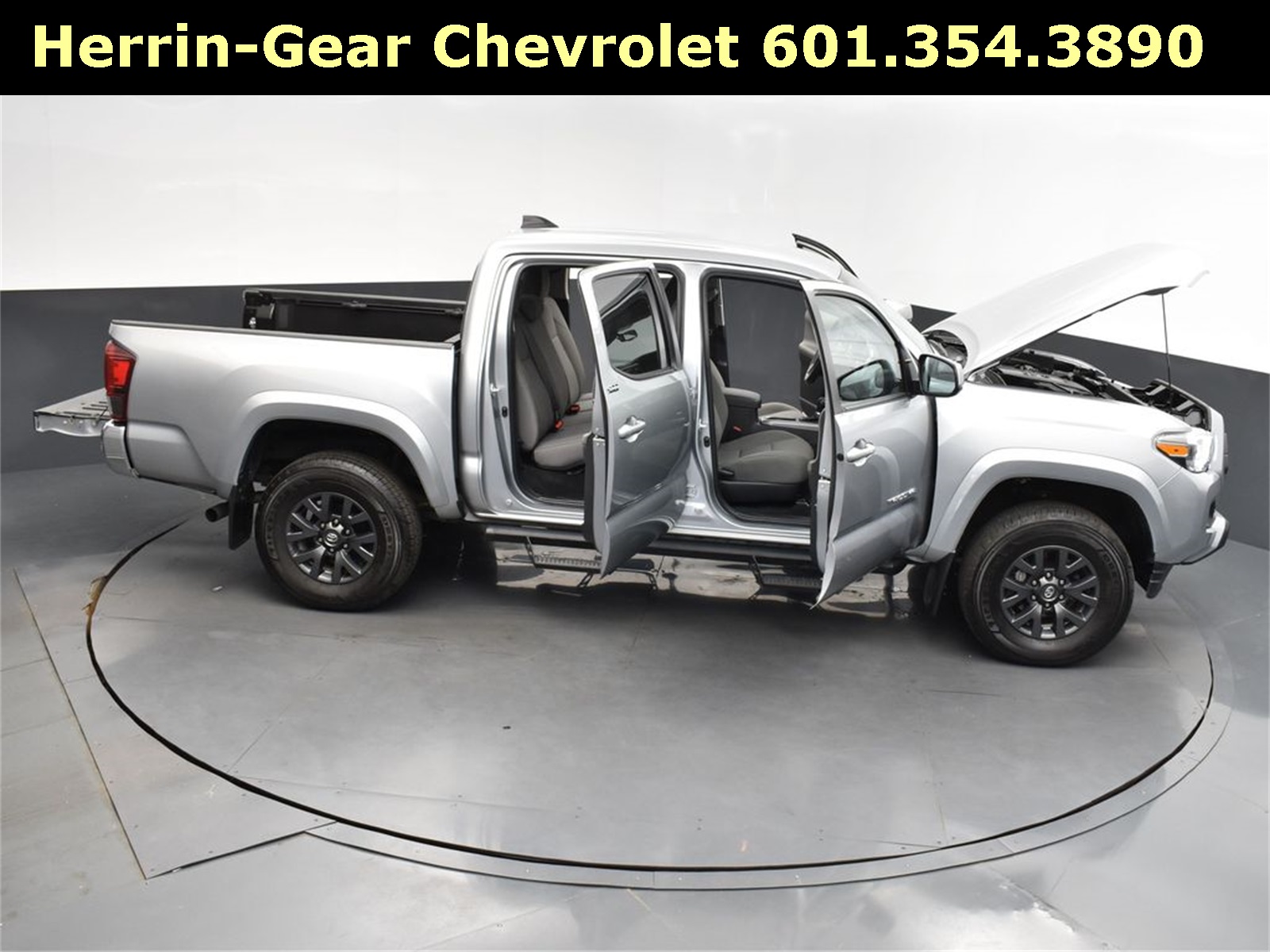 2023 Toyota Tacoma SR5 photo 47