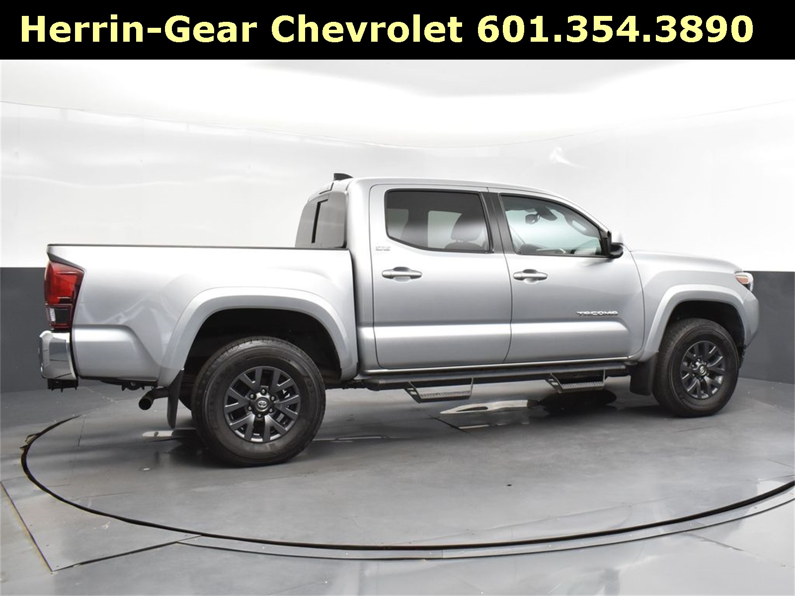 2023 Toyota Tacoma SR5 photo 7