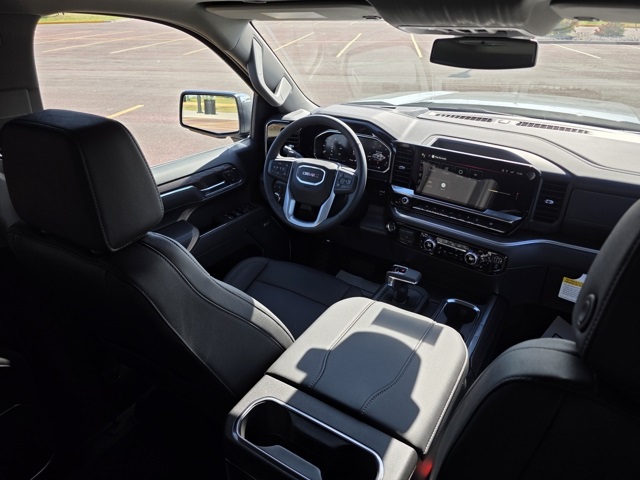 2026 GMC Sierra 1500 Crew Cab, Short Bed, SLT, 4WD