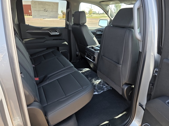 2026 GMC Sierra 1500 Crew Cab, Short Bed, SLT, 4WD