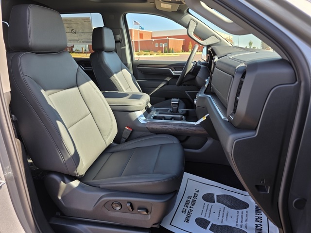 2026 GMC Sierra 1500 Crew Cab, Short Bed, SLT, 4WD