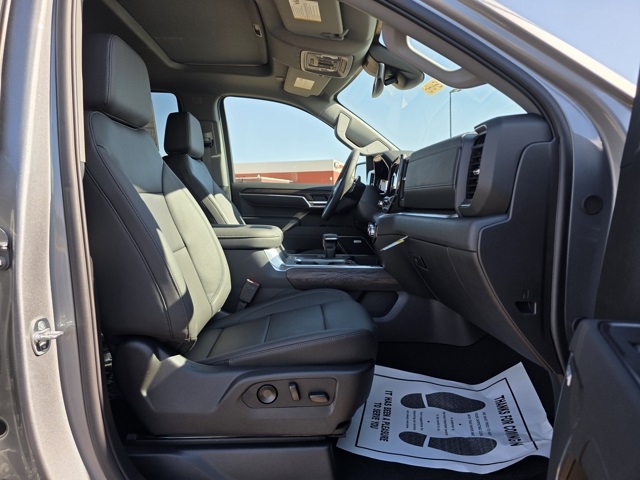 2026 GMC Sierra 1500 Crew Cab, Short Bed, SLT, 4WD