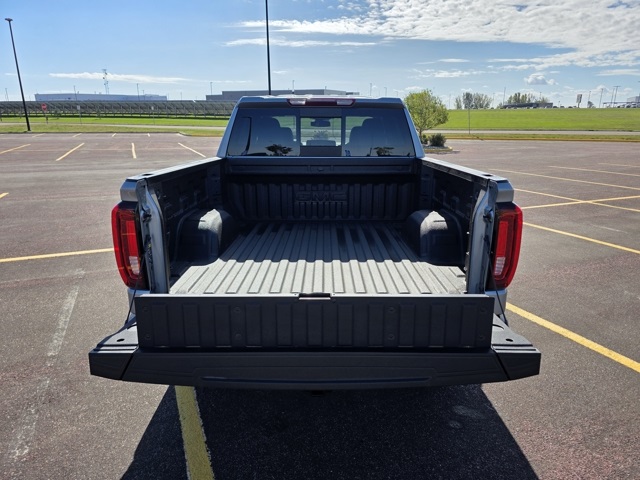 2026 GMC Sierra 1500 Crew Cab, Short Bed, SLT, 4WD