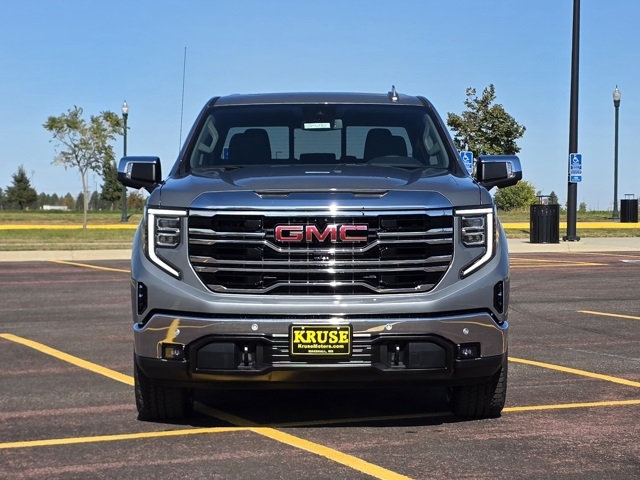 2026 GMC Sierra 1500 Crew Cab, Short Bed, SLT, 4WD