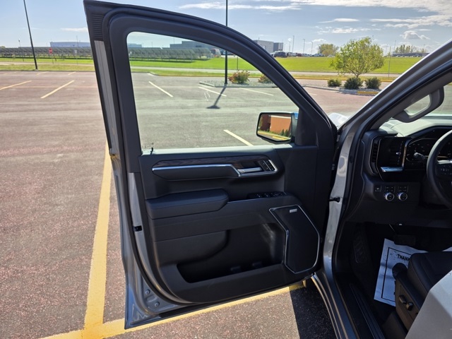 2026 GMC Sierra 1500 Crew Cab, Short Bed, SLT, 4WD