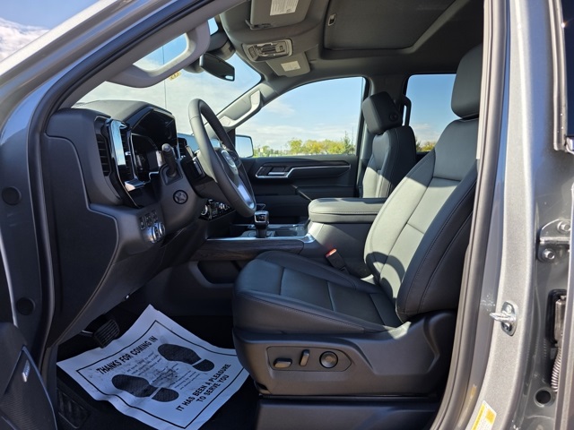 2026 GMC Sierra 1500 Crew Cab, Short Bed, SLT, 4WD