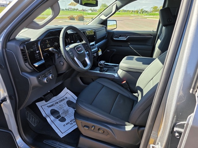 2026 GMC Sierra 1500 Crew Cab, Short Bed, SLT, 4WD