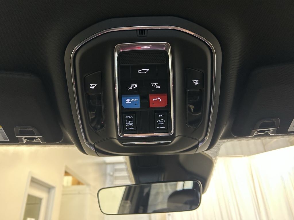 new 2025 Jeep Grand Cherokee car, priced at $42,413