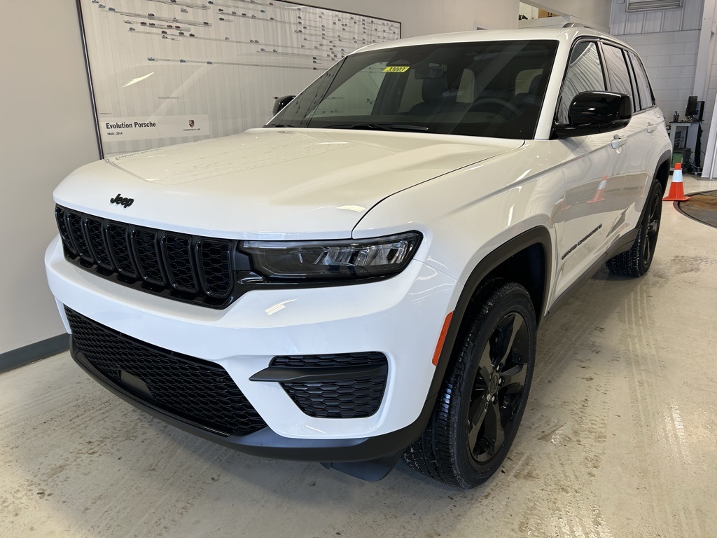 new 2025 Jeep Grand Cherokee car, priced at $42,413
