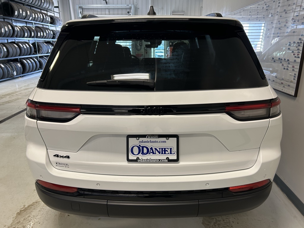 new 2025 Jeep Grand Cherokee car, priced at $42,413