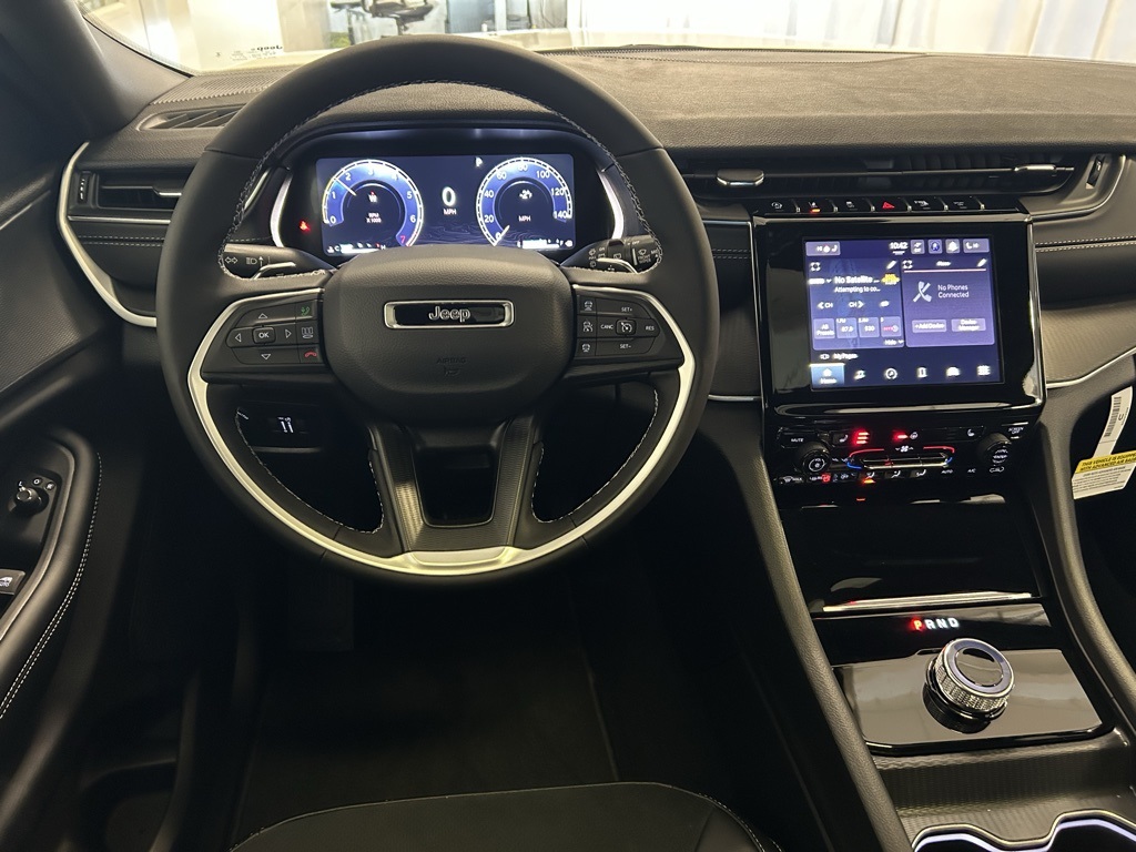 new 2025 Jeep Grand Cherokee car, priced at $42,413