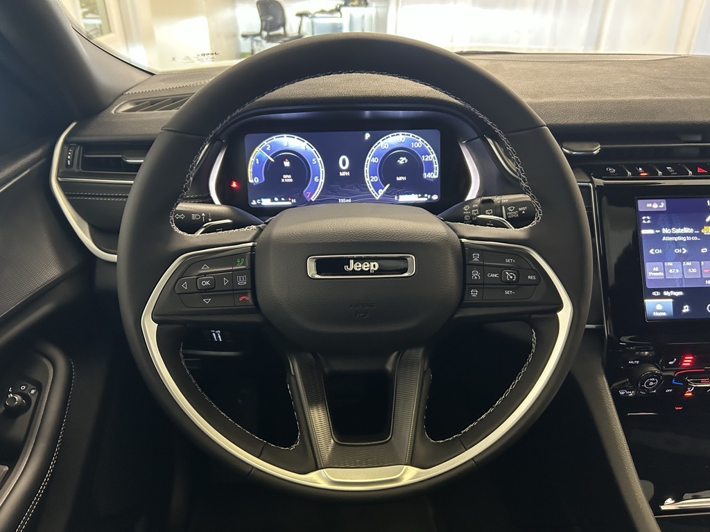 new 2025 Jeep Grand Cherokee car, priced at $42,413